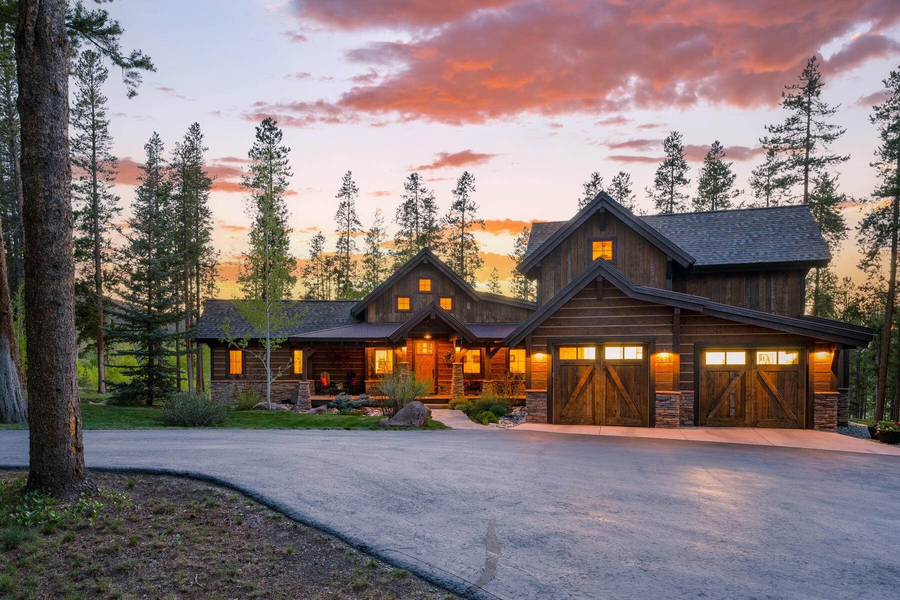 Single Family Homes for Active at Upscale Mountain Retreat 2076 GCR 519 Tabernash, Colorado 80478 United States