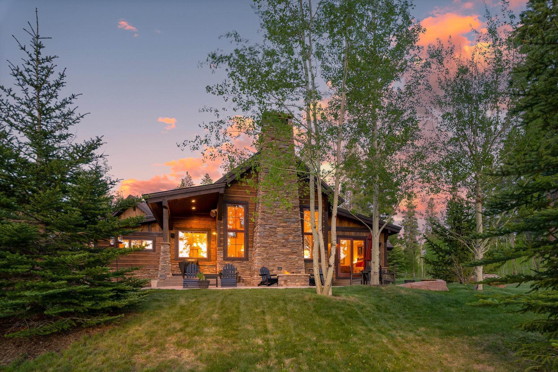 9. Single Family Homes for Active at Upscale Mountain Retreat 2076 GCR 519 Tabernash, Colorado 80478 United States