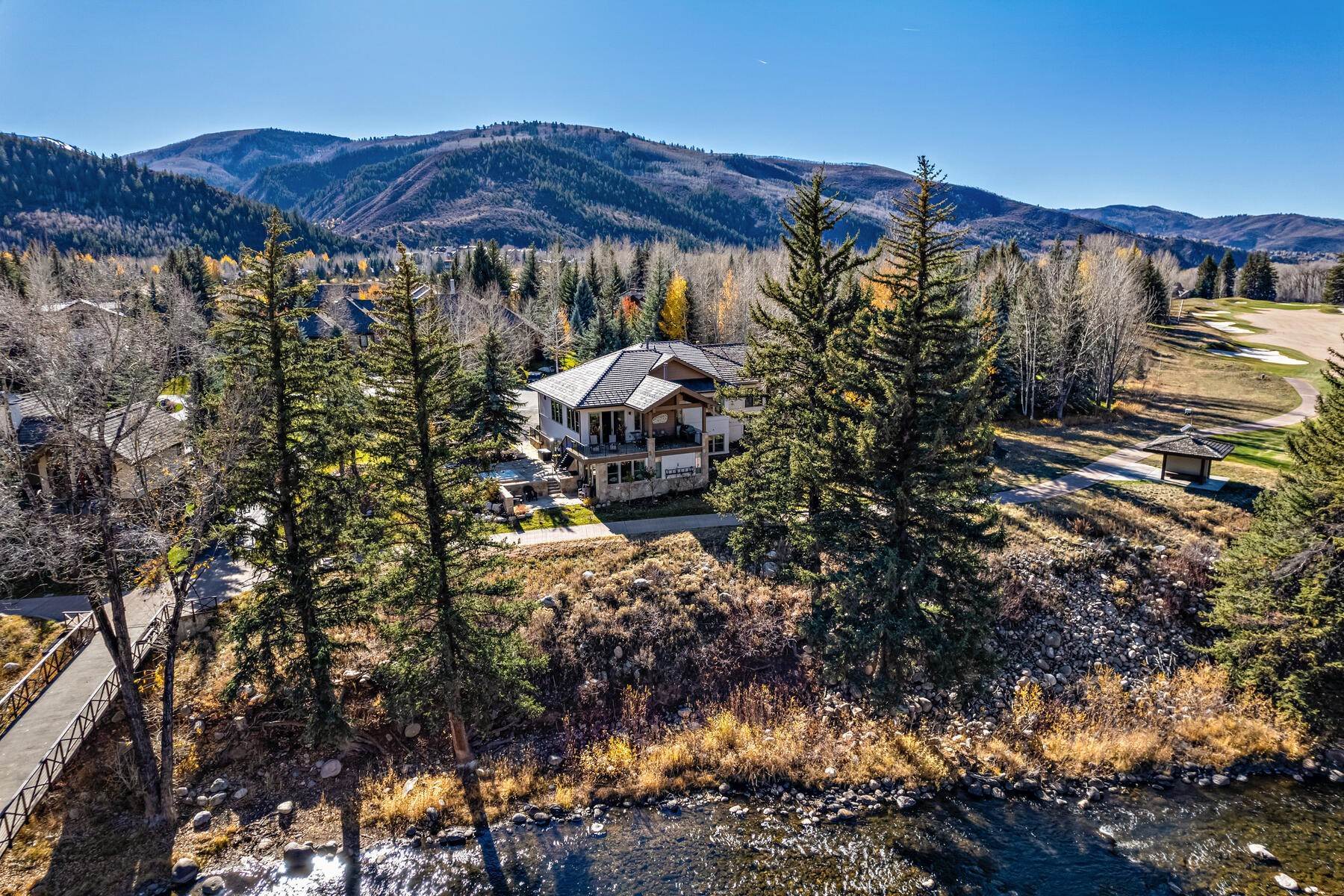 29. Duplex Homes for Active at Residence situated on the Eagle River 84 Riverbend Court #B Edwards, Colorado 81632 United States