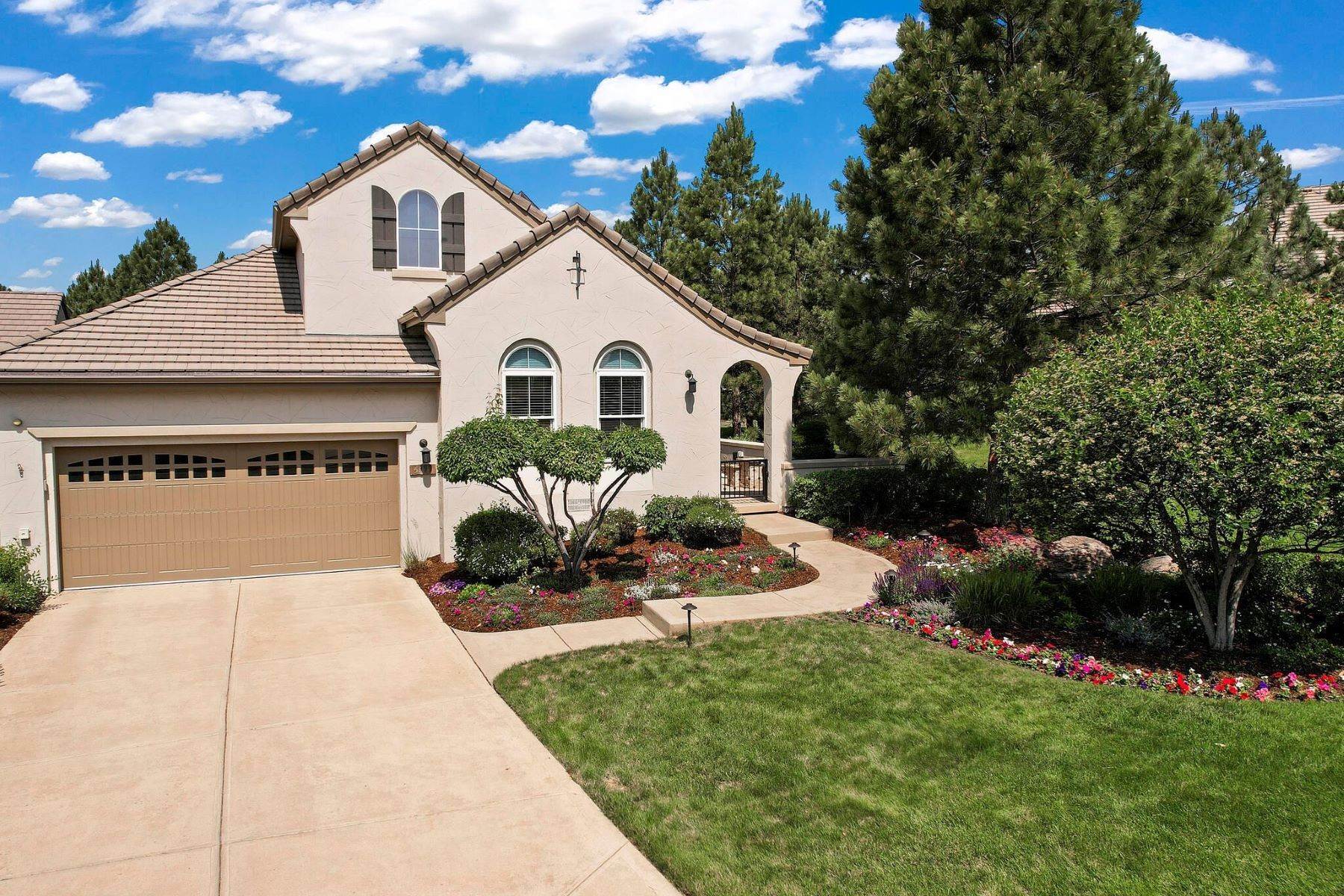 Single Family Homes for Active at Exquisite home nestled among towering pine trees and blooming flowers 5059 Vermillion Drive Castle Rock, Colorado 80108 United States