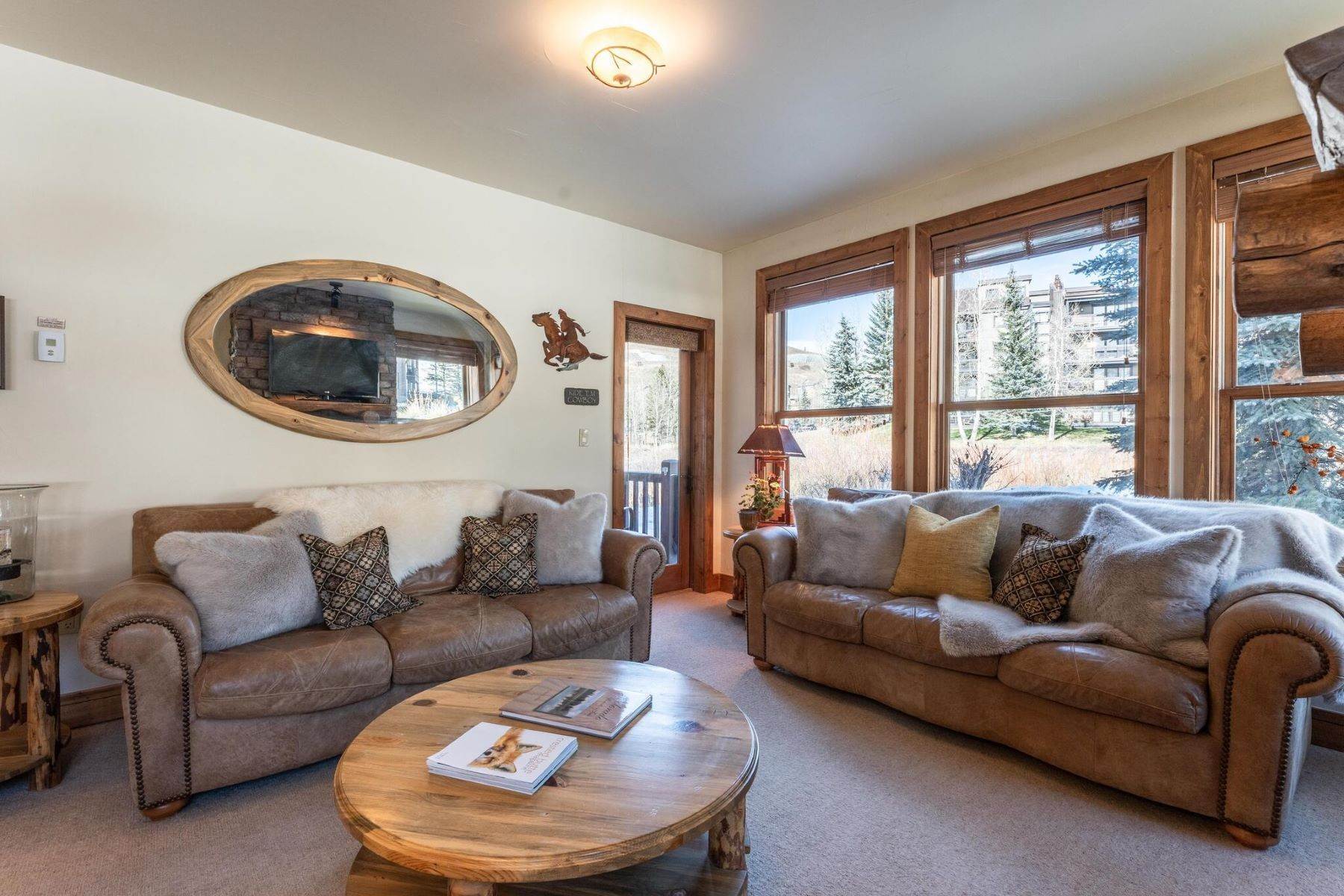 8. Condominiums for Active at A Turn-Key Corner Condo at Black Bear Lodge, Crested Butte 9 Hunter Hill Road Unit 105 Mount Crested Butte, Colorado 81225 United States