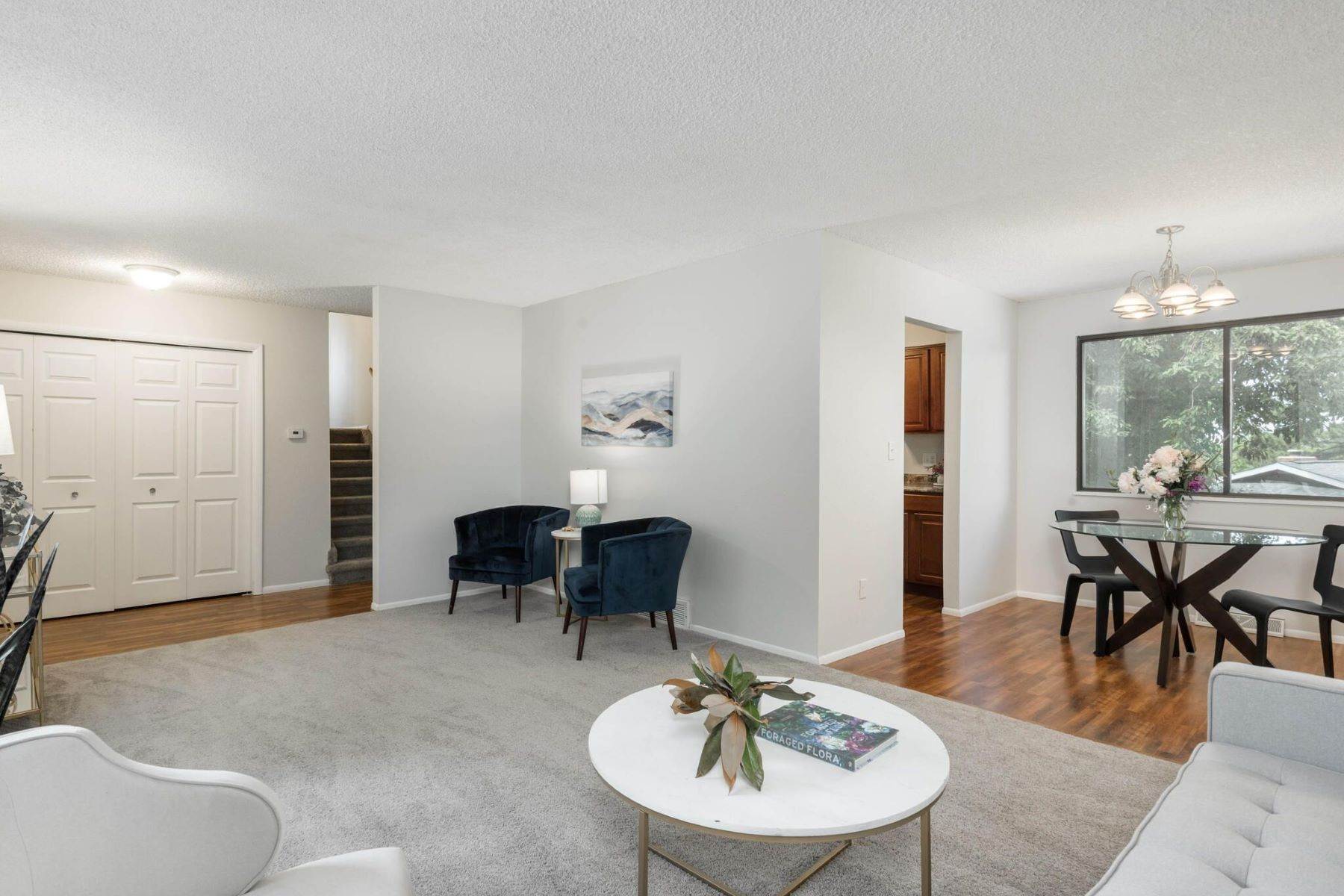 9. Single Family Homes for Active at Spacious Tri-level Nestled on The Edge of a Cozy Cul-de-sac 512 Ellis Court Golden, Colorado 80401 United States