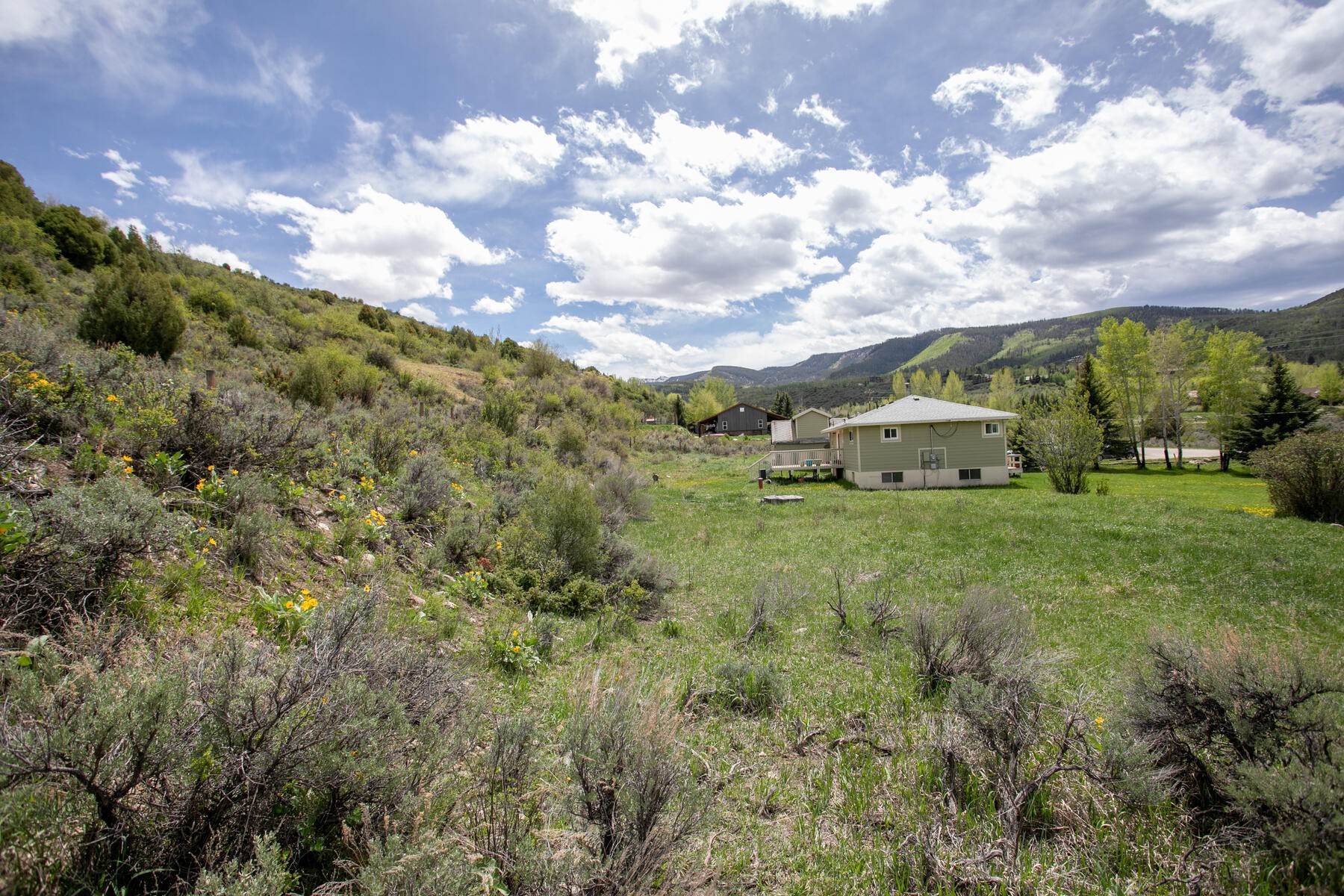 30. Single Family Homes for Active at Great re-development opportunity 1842 Lake Creek Road Edwards, Colorado 81632 United States