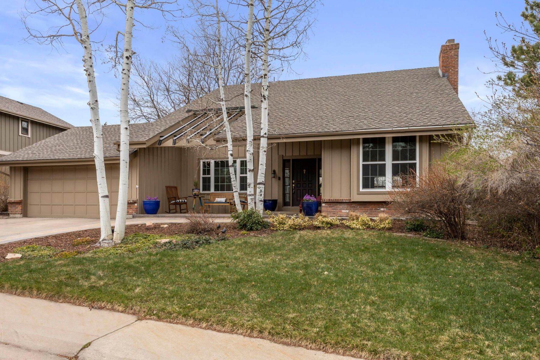 17. Single Family Homes for Active at Two-Story Oasis in The Knolls with Stunning Views of trails, nature and more! 3034 E Fremont Drive Centennial, Colorado 80122 United States