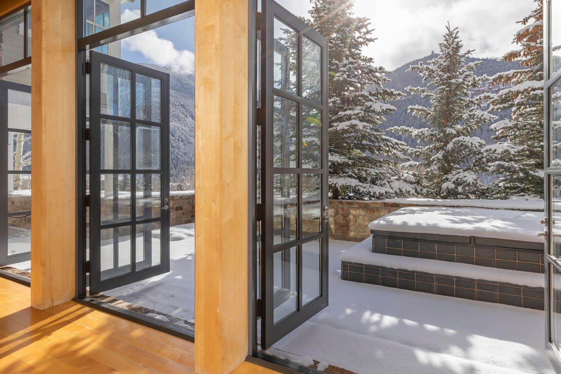 18. Single Family Homes for Active at 106 Tomboy Road, Telluride, CO, 81435 106 Tomboy Road Telluride, Colorado 81435 United States