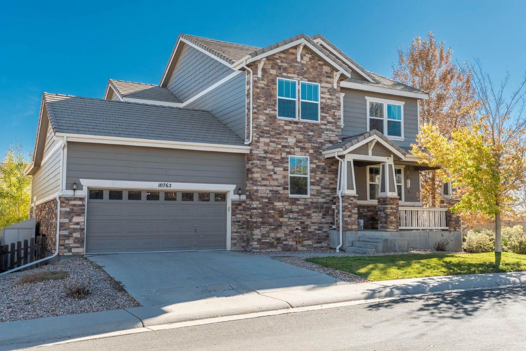 Single Family Homes por un Venta en In the Heart of the Neighborhood 10762 Hillsboro Circle Parker, Colorado 80134 Estados Unidos